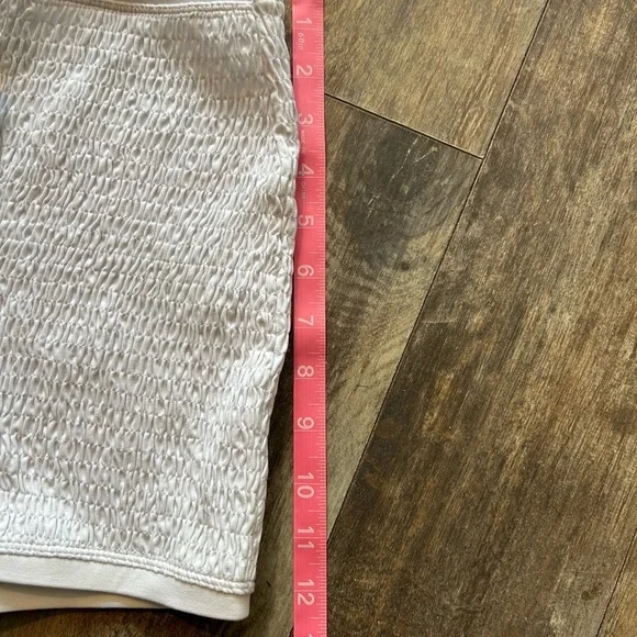 Zara Women's White Textured Shorts - Picture 6 of 9